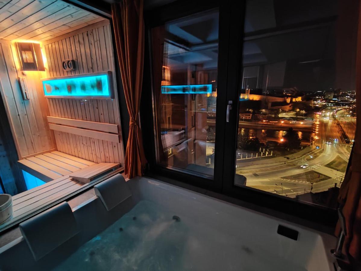 Pentlux - Penthouse In The Heart Of